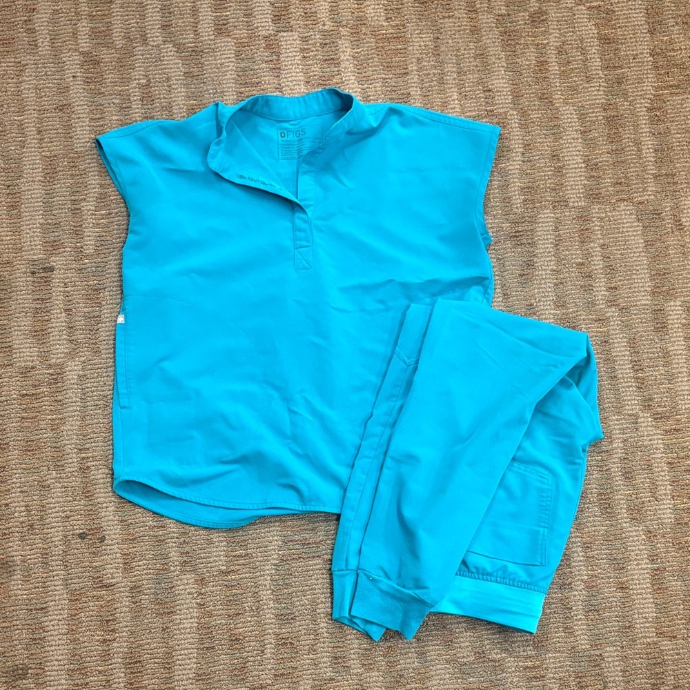 Figs Turquoise Scrub Set